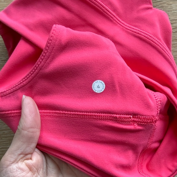 LULULEMON Women's Pink V-Neck Align Bra - Picture 3 of 3